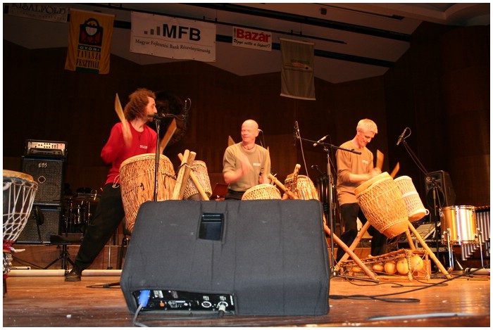 Play 'n Drum Percussion trio p tur i Ungarn IMG_2677.JPG