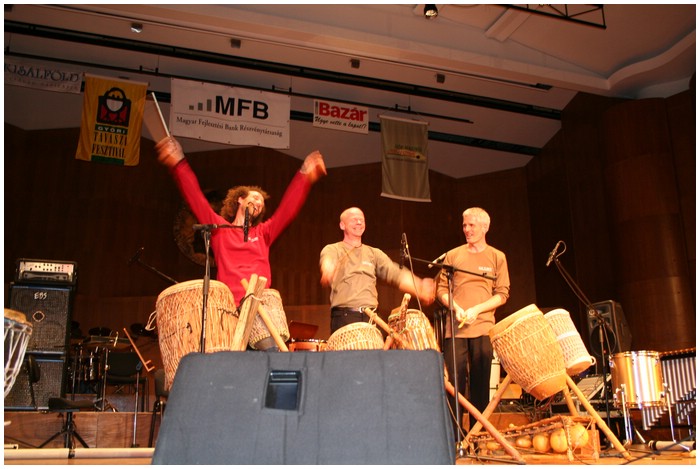 Play 'n Drum Percussion trio p tur i Ungarn IMG_2678.JPG