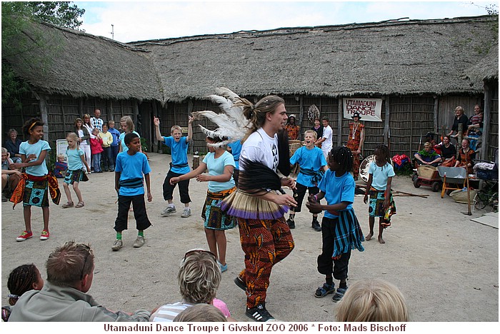 Utamaduni Dance Troupe i Givskud ZOO, Juni 2006 IMG_3123.JPG