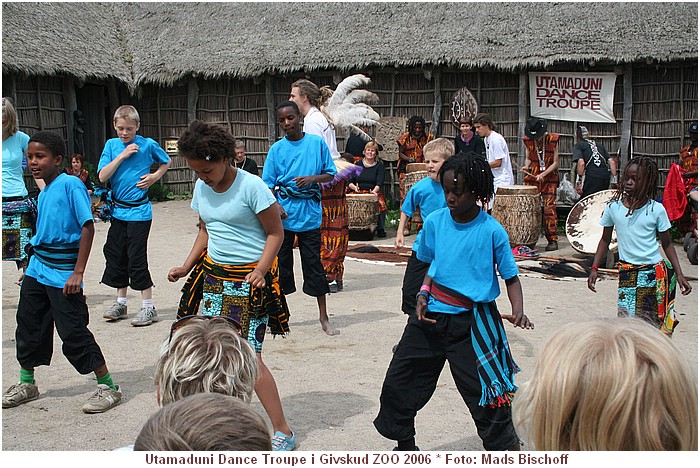 Utamaduni Dance Troupe i Givskud ZOO, Juni 2006 IMG_3131.JPG