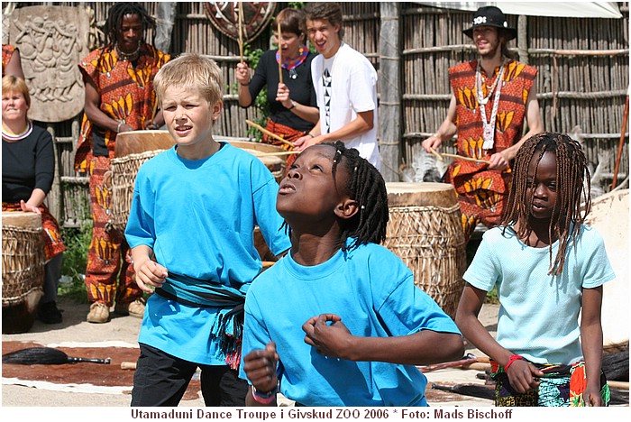 Utamaduni Dance Troupe i Givskud ZOO, Juni 2006 IMG_3139.JPG