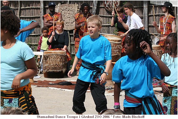 Utamaduni Dance Troupe i Givskud ZOO, Juni 2006 IMG_3141.JPG