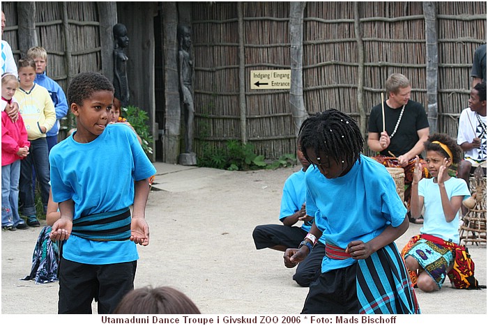 Utamaduni Dance Troupe i Givskud ZOO, Juni 2006 IMG_3153.JPG