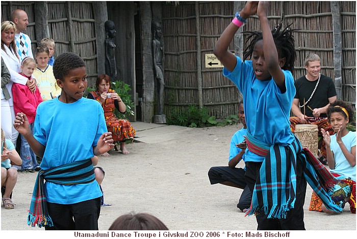 Utamaduni Dance Troupe i Givskud ZOO, Juni 2006 IMG_3154.JPG