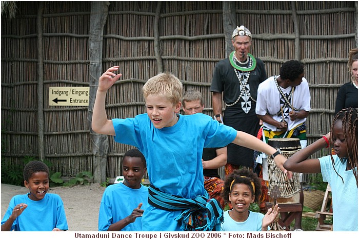 Utamaduni Dance Troupe i Givskud ZOO, Juni 2006 IMG_3175.JPG