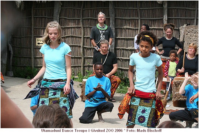 Utamaduni Dance Troupe i Givskud ZOO, Juni 2006 IMG_3194.JPG