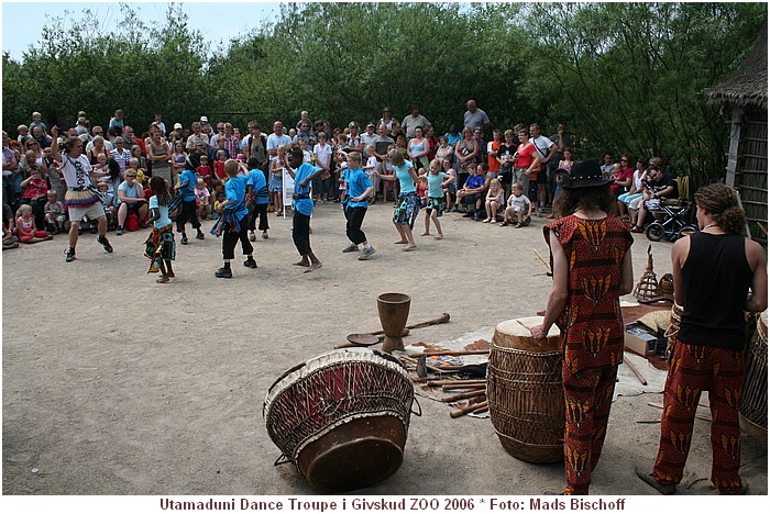 Utamaduni Dance Troupe i Givskud ZOO, Juni 2006 IMG_3389.JPG