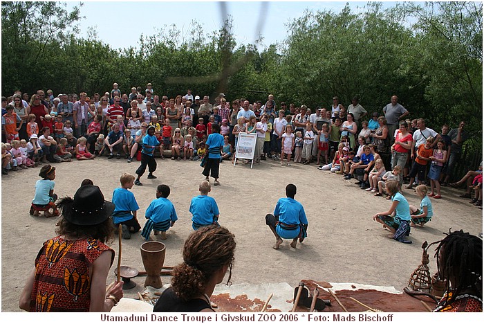 Utamaduni Dance Troupe i Givskud ZOO, Juni 2006 IMG_3393.JPG