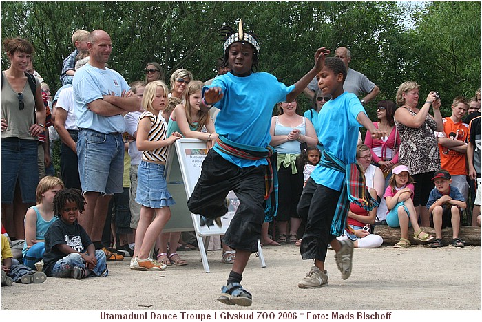 Utamaduni Dance Troupe i Givskud ZOO, Juni 2006 IMG_3402.JPG