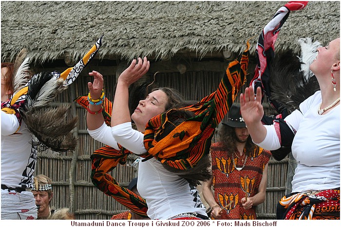 Utamaduni Dance Troupe i Givskud ZOO, Juni 2006 IMG_3486.JPG