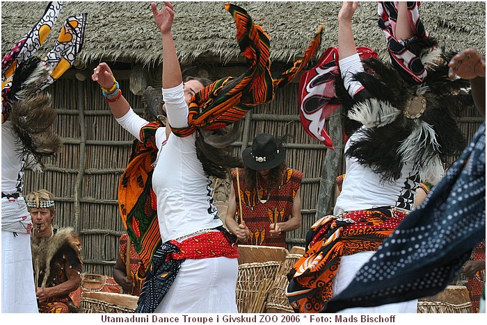 Utamaduni Dance Troupe i Givskud ZOO, Juni 2006 IMG_3487.JPG