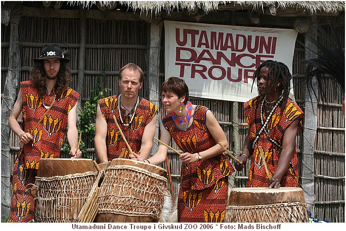 Utamaduni Dance Troupe i Givskud ZOO, Juni 2006 IMG_3501.JPG