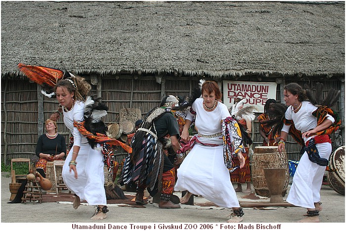 Utamaduni Dance Troupe i Givskud ZOO, Juni 2006 IMG_3555.JPG