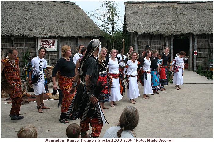 Utamaduni Dance Troupe i Givskud ZOO, Juni 2006 IMG_3574.JPG