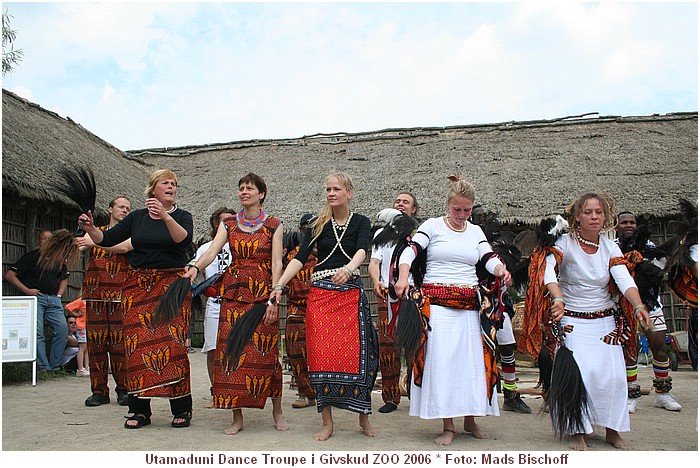 Utamaduni Dance Troupe i Givskud ZOO, Juni 2006 IMG_3583.JPG