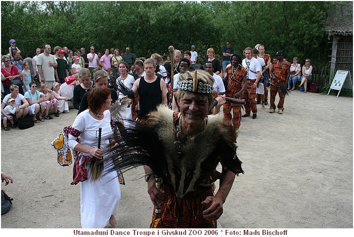 Utamaduni Dance Troupe i Givskud ZOO, Juni 2006 IMG_3593.JPG